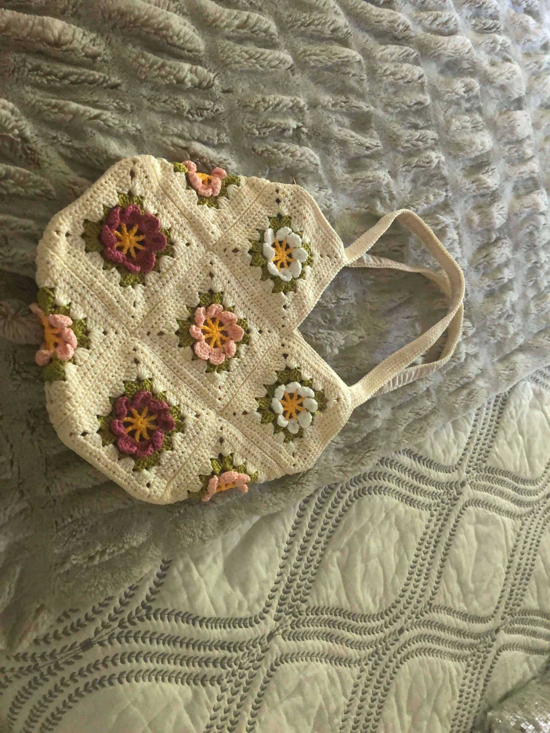 Tote bag, Crochet Granny square bag, handmade shoulder bag, pink flower summer bag, Gift for woman, Beach summer bag, back to school