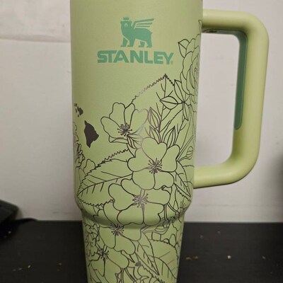 Checkered Tumbler With Handle (Design/Colour may vary)