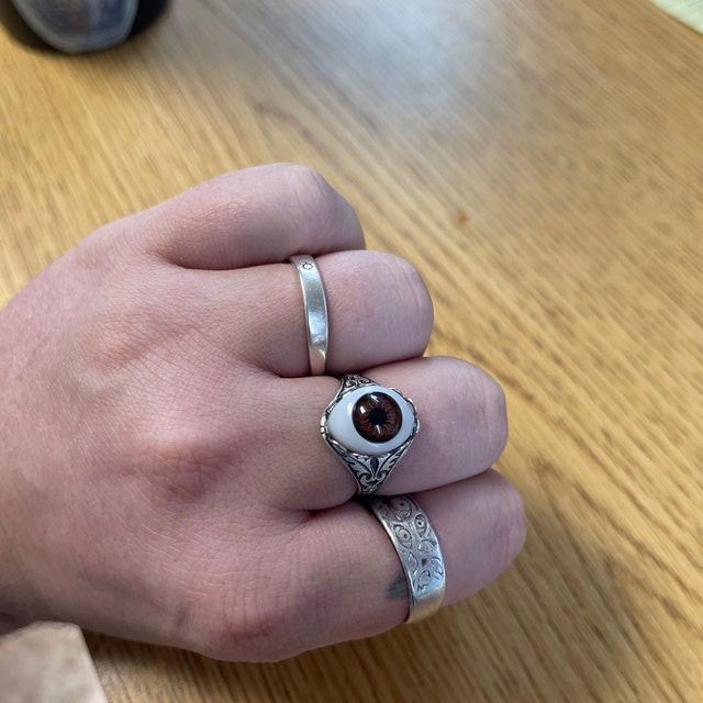 Eye Ring - Vintage Style - Adjustable - Green Blue or Brown
