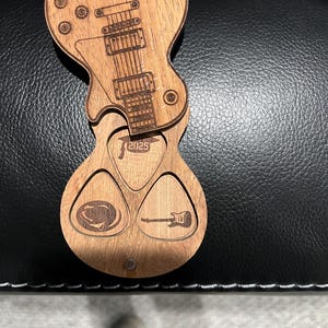 Personalized guitar pick with case for Valentines day, Gift for Dad, Wooden guitar pick, Personalized pick, Gifts for him, Guitar pick
