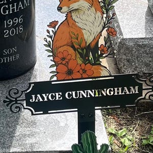 Personalized Metal Fox Garden Stake, Custom Name Memorial Plaque