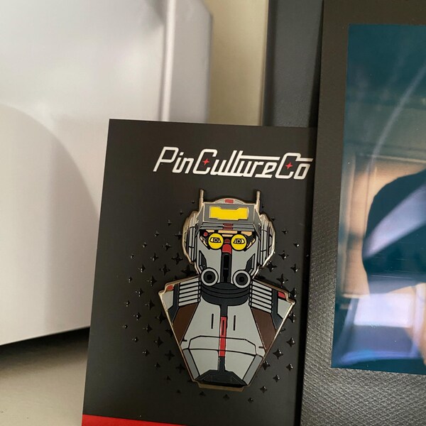 Tech Bad Batch Bust Enamel Pin - Sci Fi Pin - Fantasy Pin - Movie Pin ...