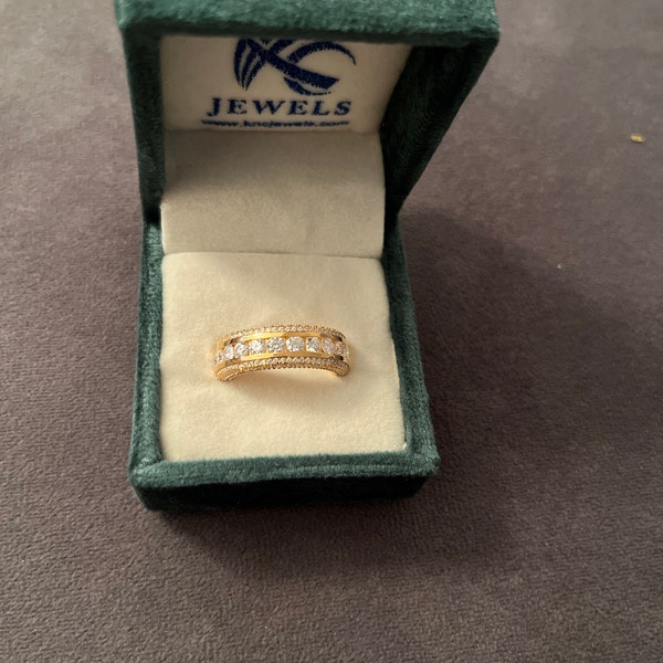 Round Cut Moissanite Men's Wedding Band, 14K Yellow Gold Eternity Ring ...