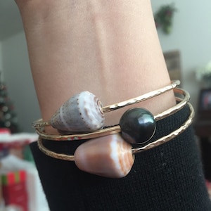 Gold Bangles Hawaiian Shells Tahitian Pearl Hammered - Etsy