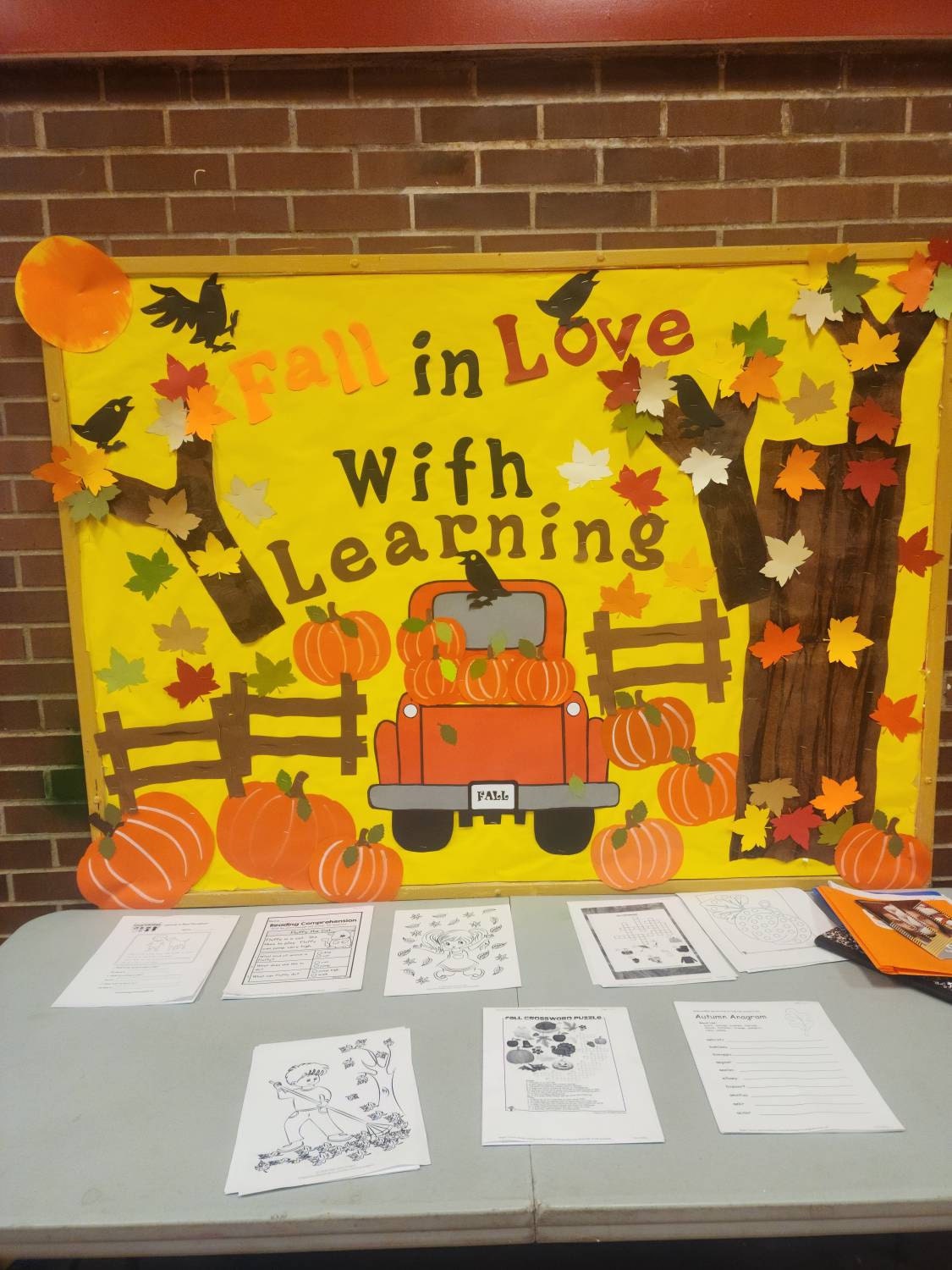 Teacher School Fall Bulletin Board for Classroom Decoration/ Fall/ Autumn/ Cardstock