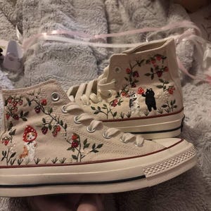Laurianna added a photo of their purchase