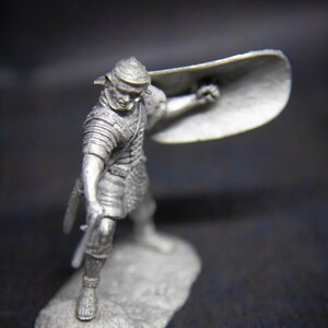 Invincible in Black tin 75mm Worlds of Fantasy Painted miniature 