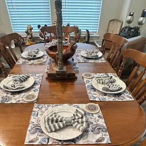 Set of 4 Rose Garden Placemat Blue Roses and Chamomiles Floral 14 X 19 Set of 4 Rose Garden Placemat Blue Roses and Chamomiles Floral 14 X 19