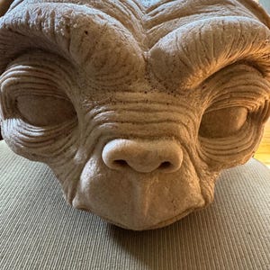 E.T. the Extra Terrestrial Display Replica Life Size