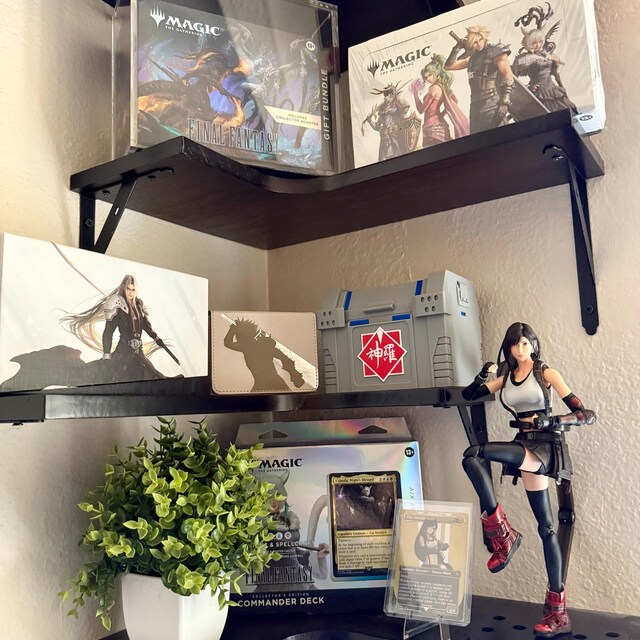 Final Fantasy 7R Shinra Treasure Chest Deck Box: Card & Dice