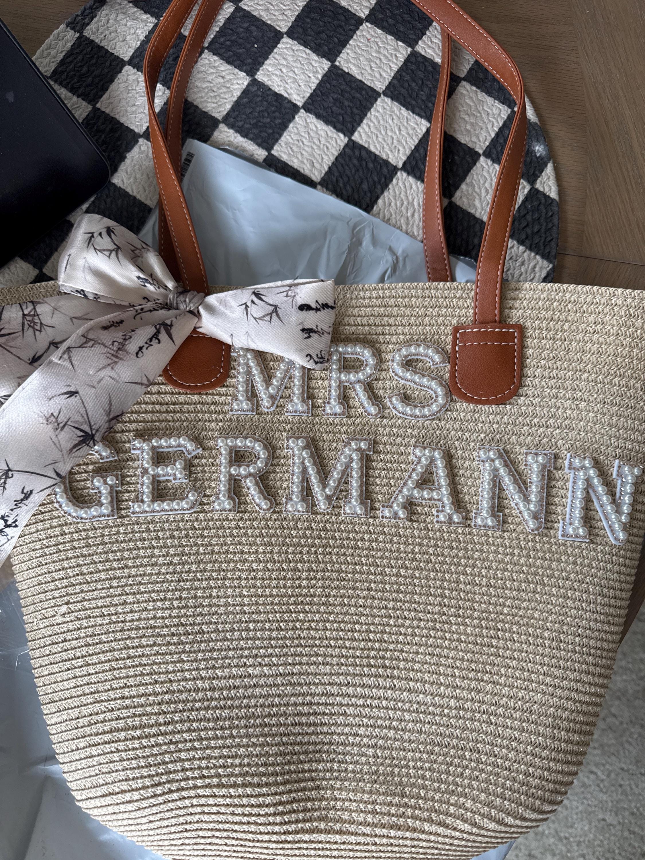 Bride beach bag, Bachelorette party straw bag, Bride honeymoon bag, Bride to be bag, Bride Beach tote bag Pearl letter, Custom Mrs Beach bag