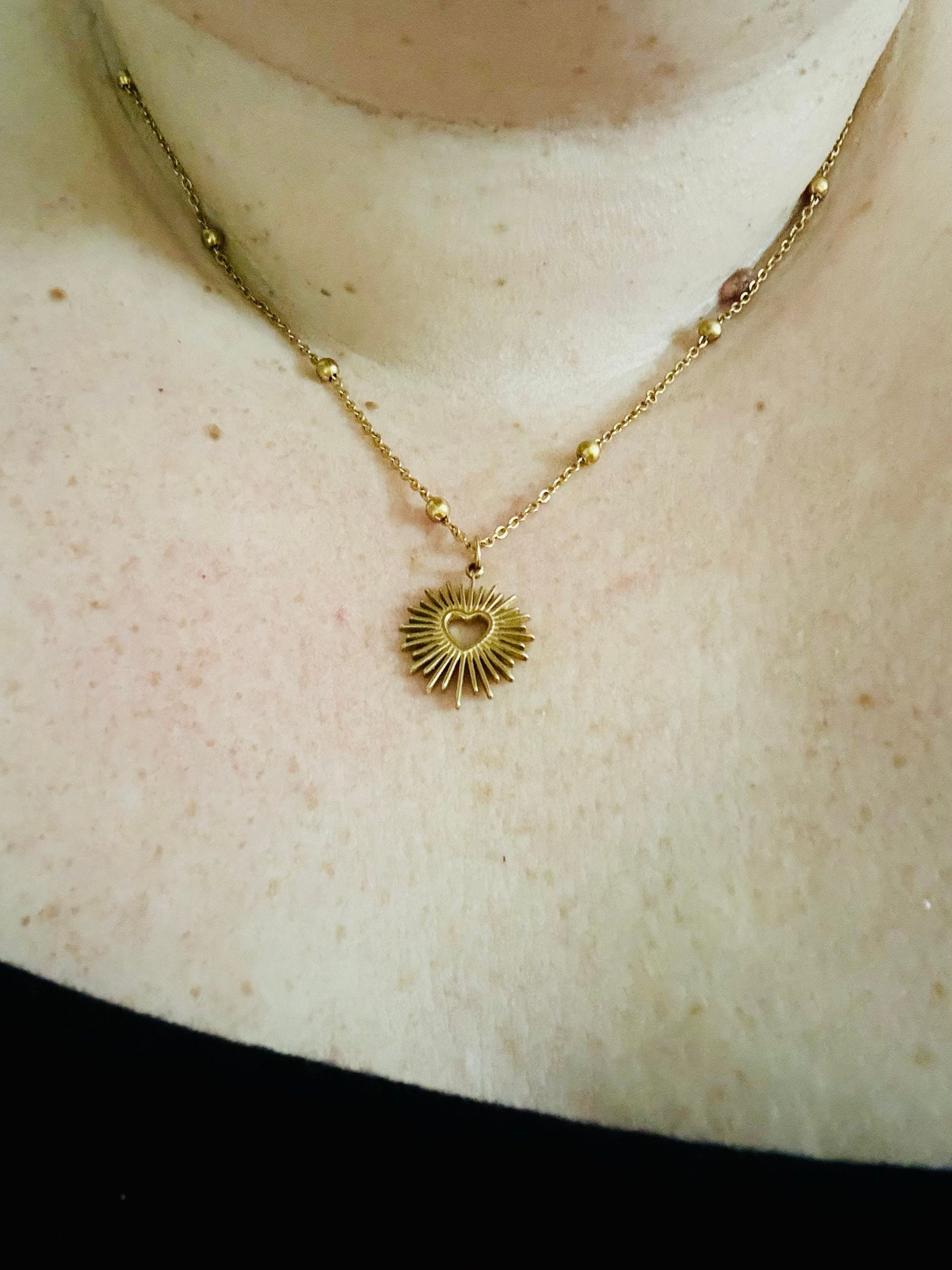 golden sacred heart necklace, ex voto necklace, sacred heart jewelry, astral heart, Virgin Mary necklace, ex voto pendant, Mother&#39;s Day gift