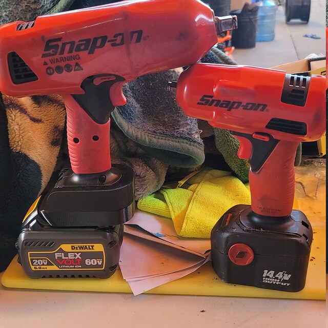 Snap on 2025 battery adapter dewalt