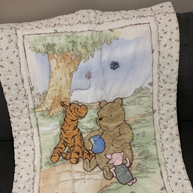 Classic Winnie the Pooh crib comforter