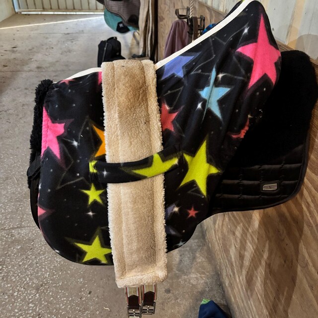 Housse De Selle Anglaise En Laine Blanche - Neuve - Modèle PP-17