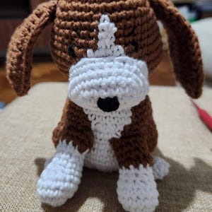 ビーグル犬のミロのかぎ針編みパターン：あみぐるみの子犬（PDF