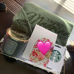 Cintia added a photo of their purchase
