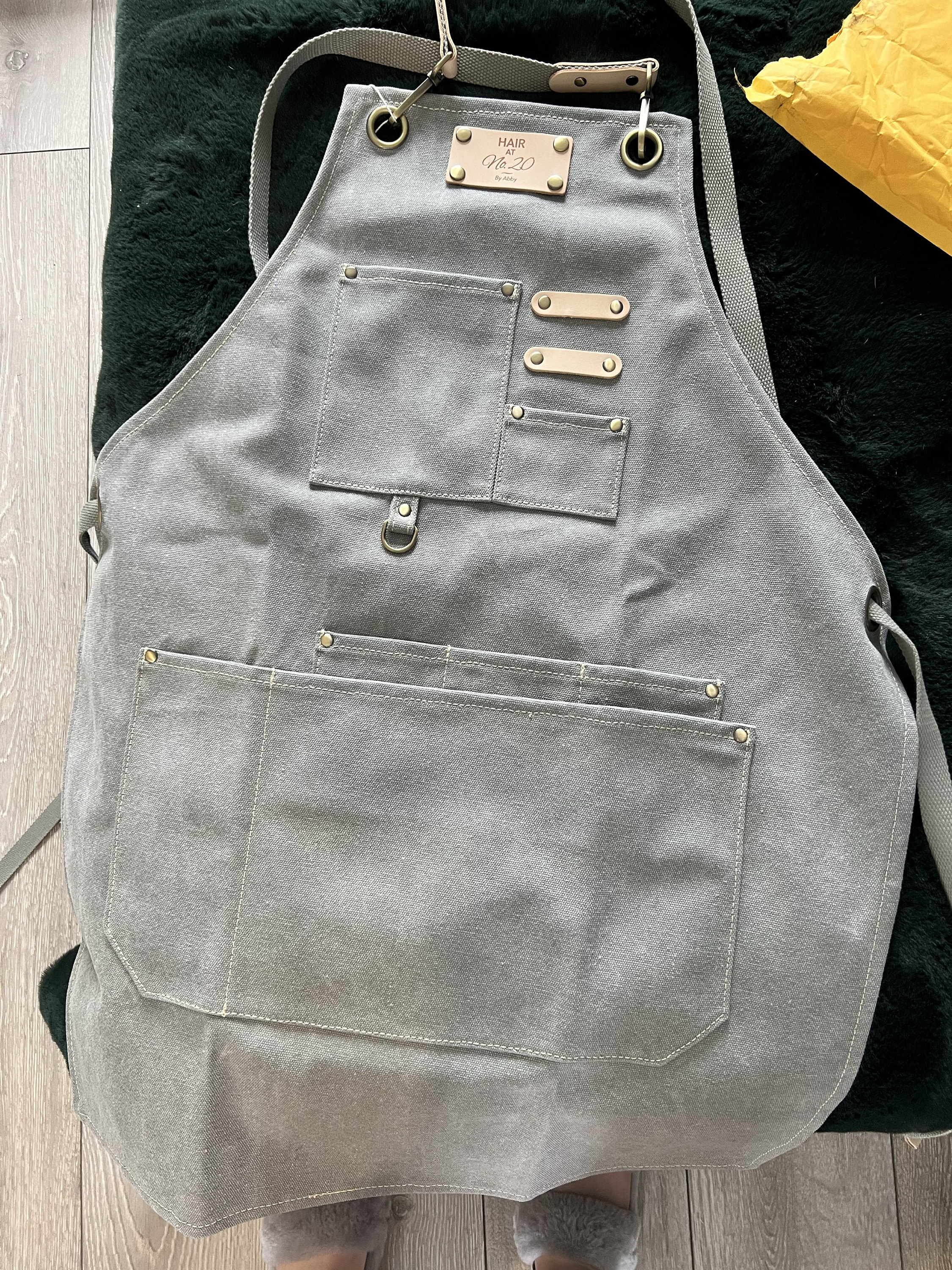 Water Resistant Barber Hairstylist Hair Stylist Hairdresser Canvas Aprons,Best Gifts Work Shop Apron For Women With Pockets