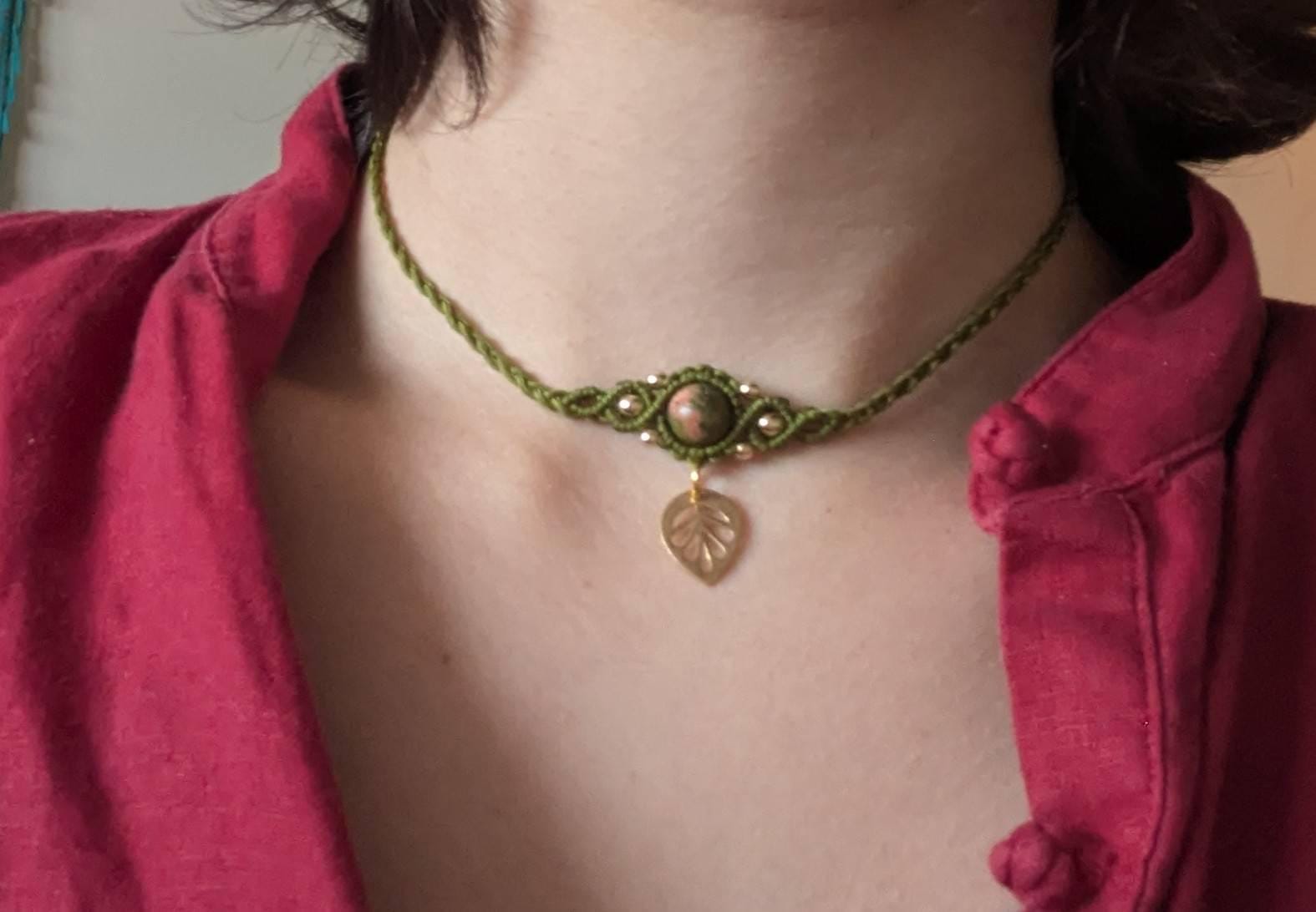 Leaf - Healing Crystal Macrame Choker, boho hippie choker necklace, bohemian jewelry, leaf jewelry, customizable choker, elven jewelry
