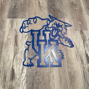 Tenture Murale Vintage University Of Kentucky Wildcats – 34x26 Pouces – Fabrication USA – Douglas C Hess
