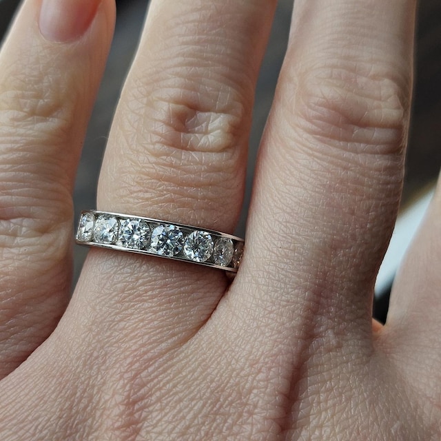 10kt White Gold Mens Round Diamond Channel-set Wedding Anniversary Band Ring 1/1