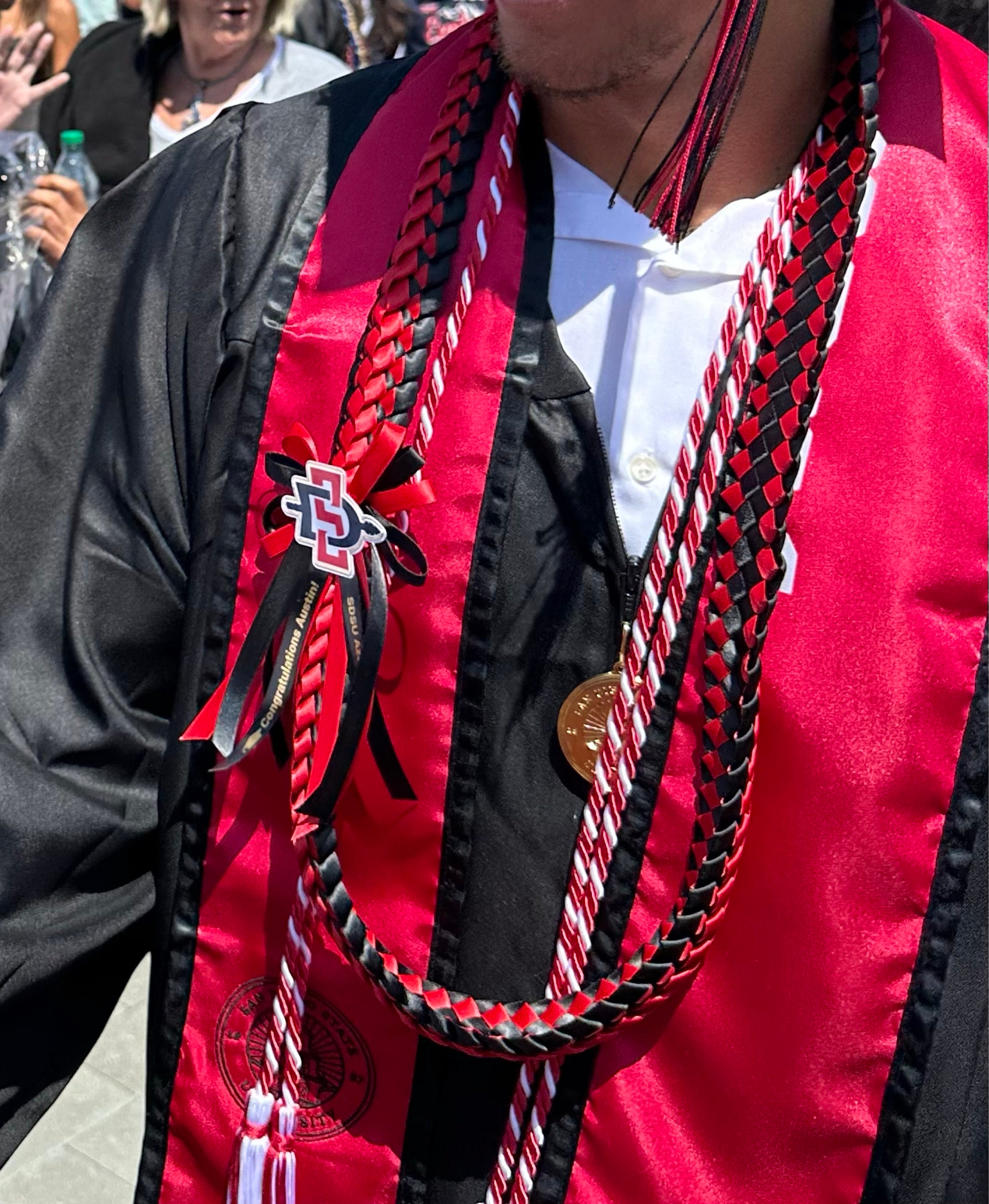Abschluss-Lei - individuell an jedes College- oder Highschool-Logo und jede Highschool-Farbe angepasst - Personalisierter Lei, Klasse von 2025, Senior Night Lei