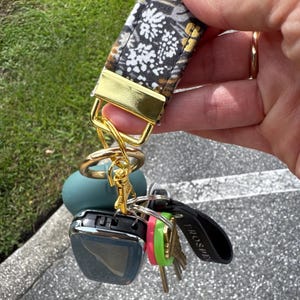 Olga-Maria added a photo of their purchase