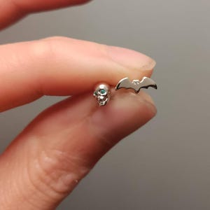 Niaspi Orecchini A Perno Per Cartilagine 16G, Forma Pipistrello Con Zirconia, Acciaio Inox Ipoallergenico, Unisex