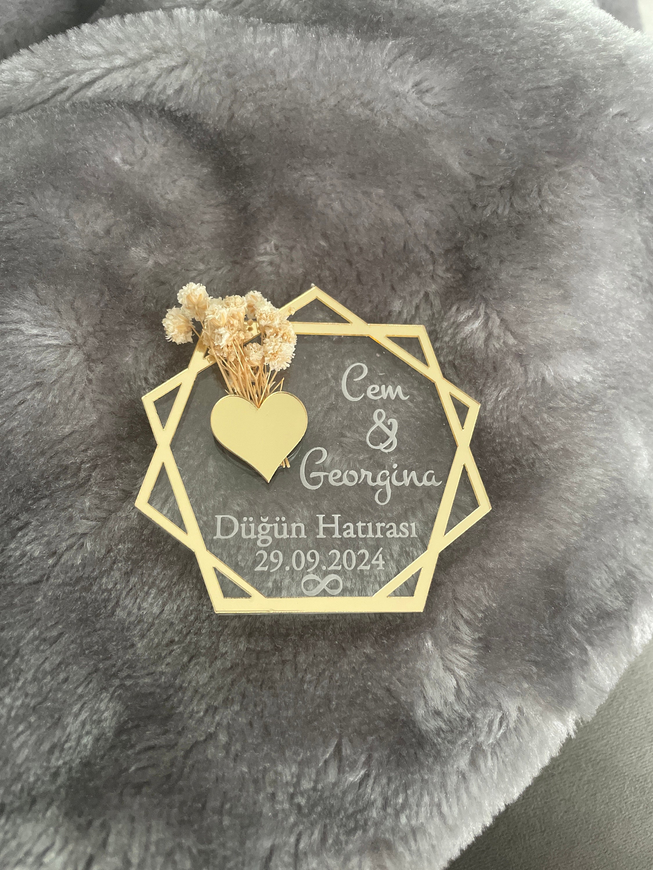 Wedding Magnet, Wedding Favors, Engagement Favors, Anniversary Favors, Plexiglass Magnet