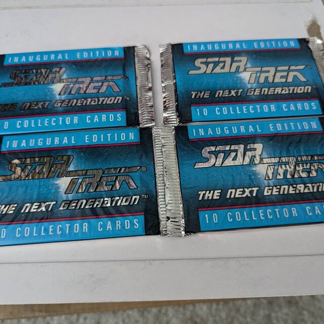 4 Packs of Star Trek: the Next Generation Inaugural Edition