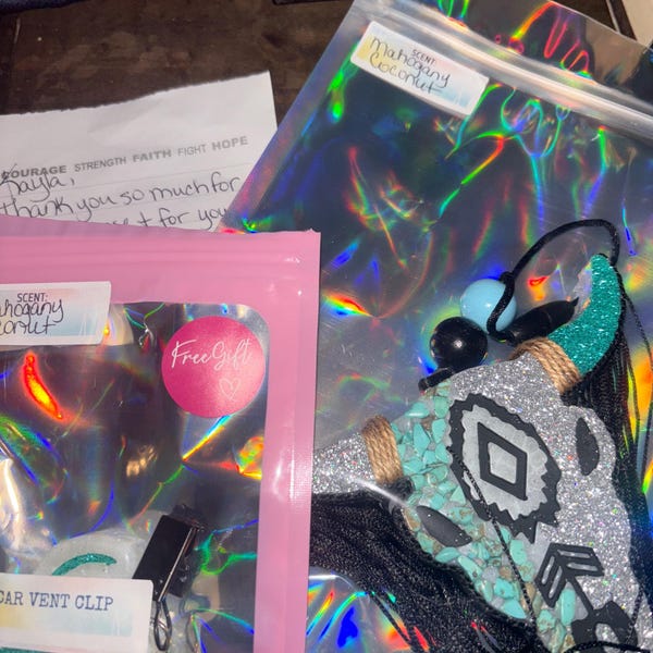 Custom Bass Fish Decal Sticker - Personalized Fishing Name Vinyl For Water Bottles & Laptops