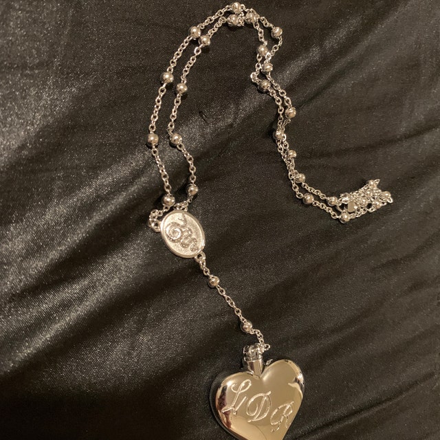 lana del ray rosary necklace｜TikTok Search