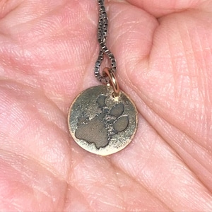 Jolie added a photo of their purchase