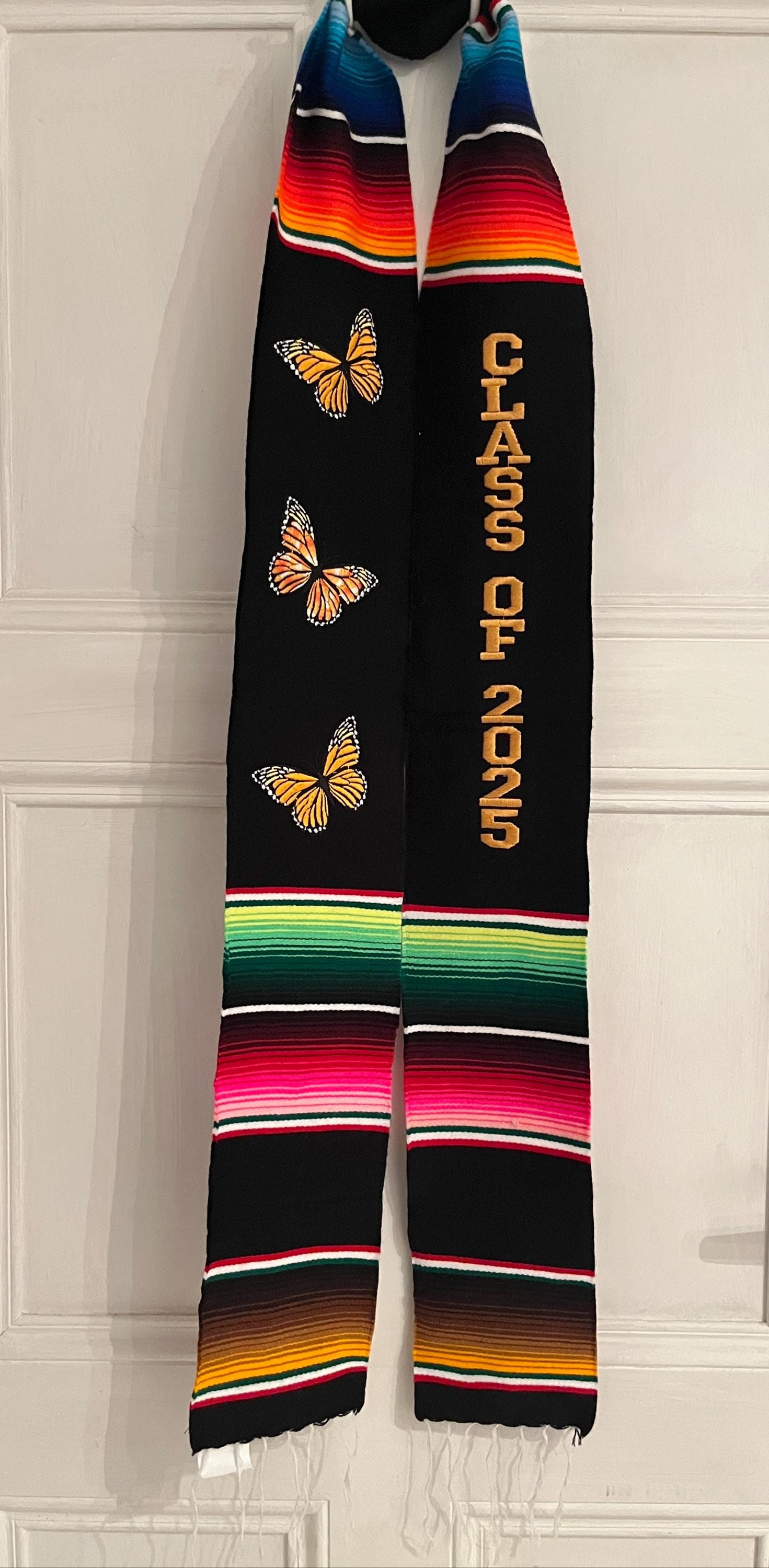 Mexikanische Abschlussstola mit Blumenstickerei, Sarape. Abschlussstola. Mexikanische Abschlussstola. Abschlussstola. Abschlussklasse 2025. Blumenstola