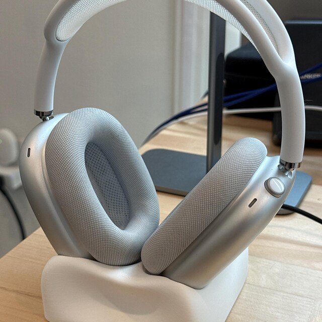 AirPods Max 本体 スペースグレー 充電ケースとスタンド付き ブルートゥースヘッドホン AirPodsMax スペースグレイ MGYH3J/A