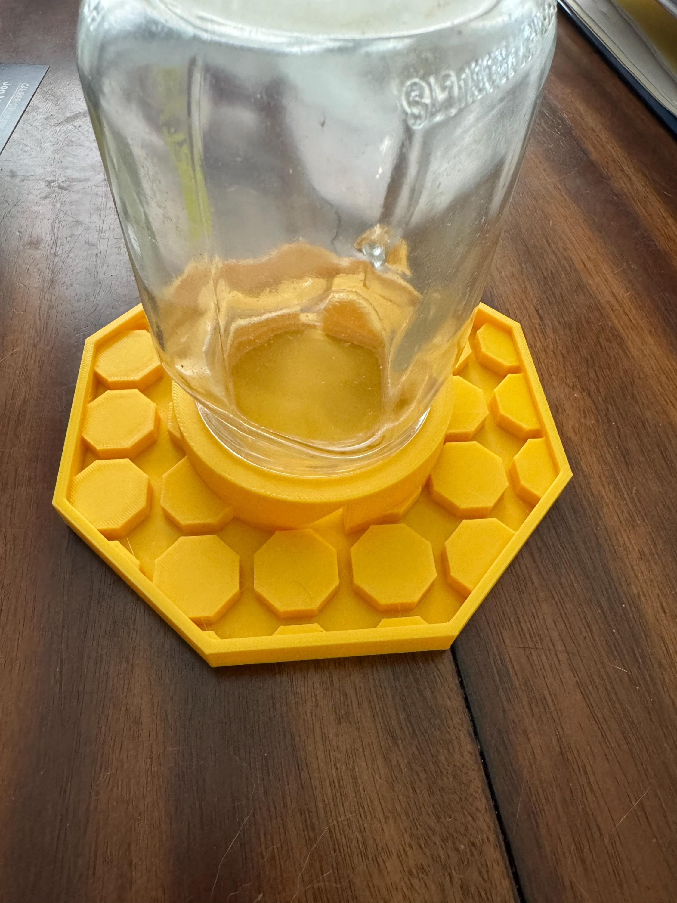 The Happy Bee Hydration Station (3D Printed)