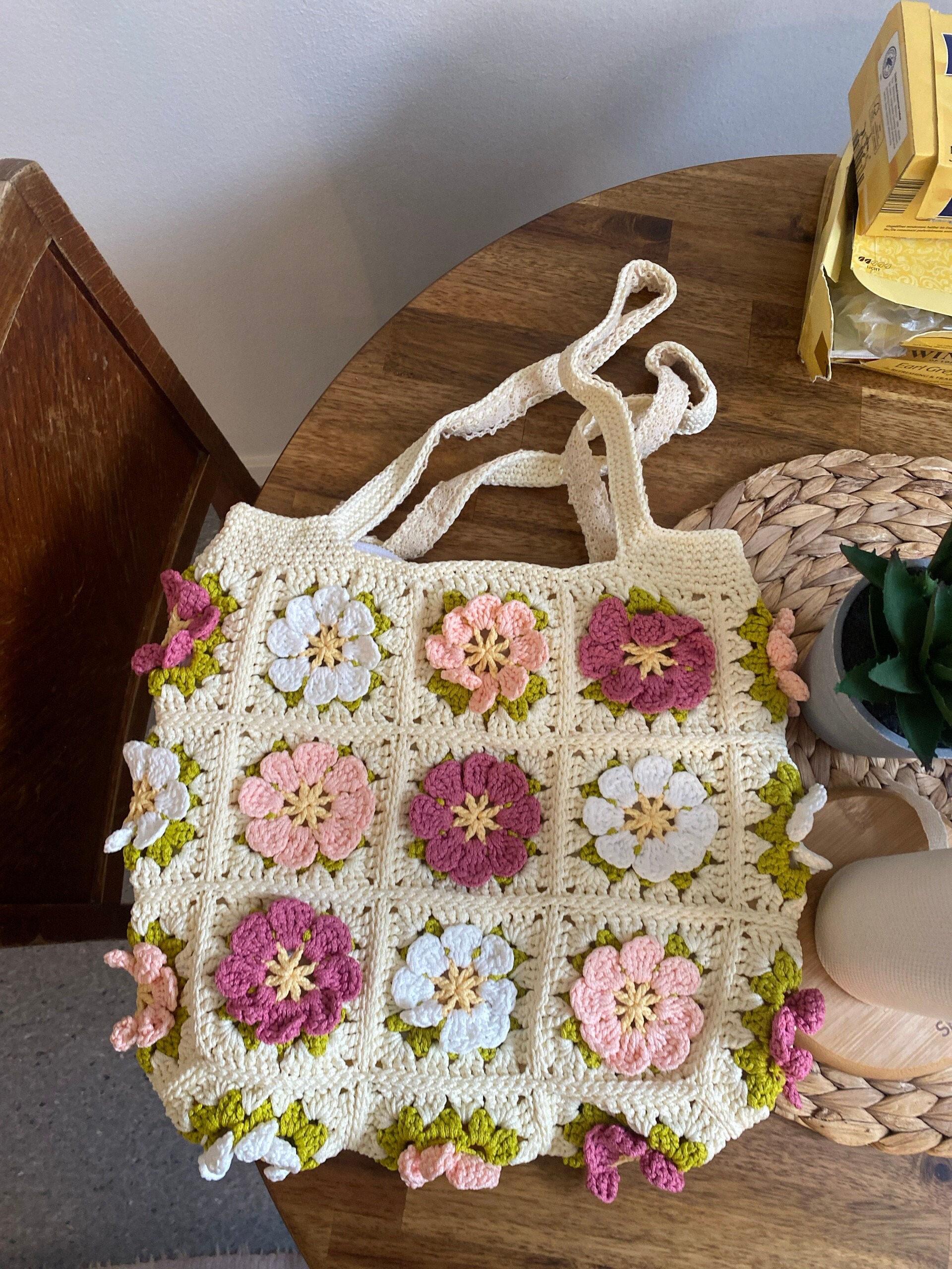Tote bag, Crochet Granny square bag, handmade shoulder bag, pink flower summer bag, Gift for woman, Beach summer bag, back to school