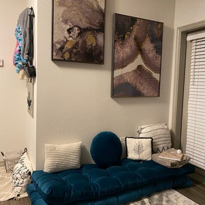 Roszlyn added a photo of their purchase