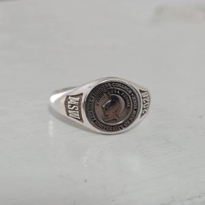 Lais added a photo of their purchase