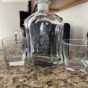 Decanter and Glasses Gift Set - Personalized Decanter with Gift Box - Custom Gift for Whiskey Lover - Engraved Decanter Gift Set with Box