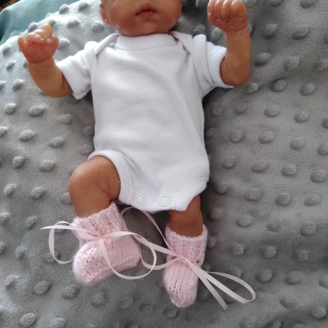 Doll booties fitting 10/",11/',12/' and 13/" micro preemie doll w//bell