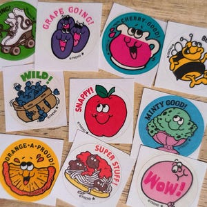 216PCS Autocollants Halloween Stickers Halloween Étiquettes Adhésif Rond Scrapbooking de Bricolage pour Sac d'Emballage Cadeau Déco - Beaux-Arts et Loisirs créatifs