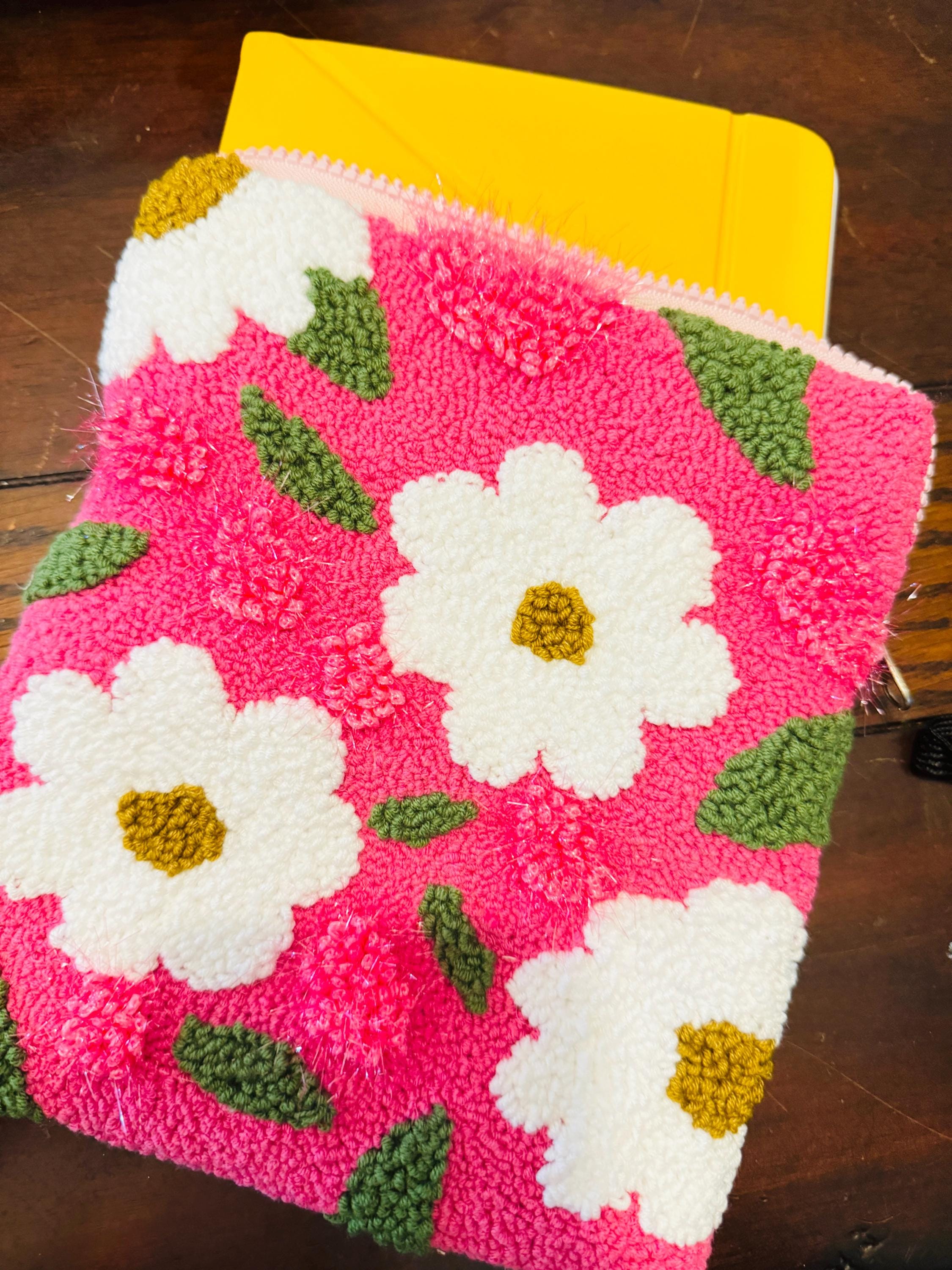 Daisies Kindle cover - kindle paperwhite case - Fabric book cover - Personalized kindle sleeve - Oasis case - kindle accessories gift