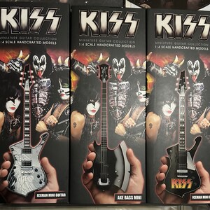 KISS コレクター向け **3 個セット** ミニチュア ギター レプリカ