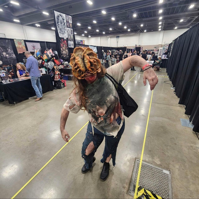 This Last of Us Clicker cosplay is so good fans want a new Universal ride -  Dexerto