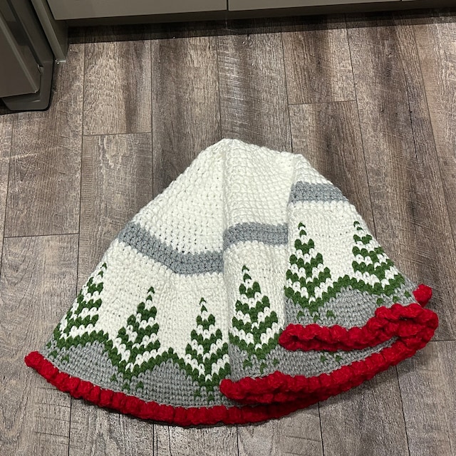 A customer's finished Pine Christmas Tree Skirt Crochet Pattern