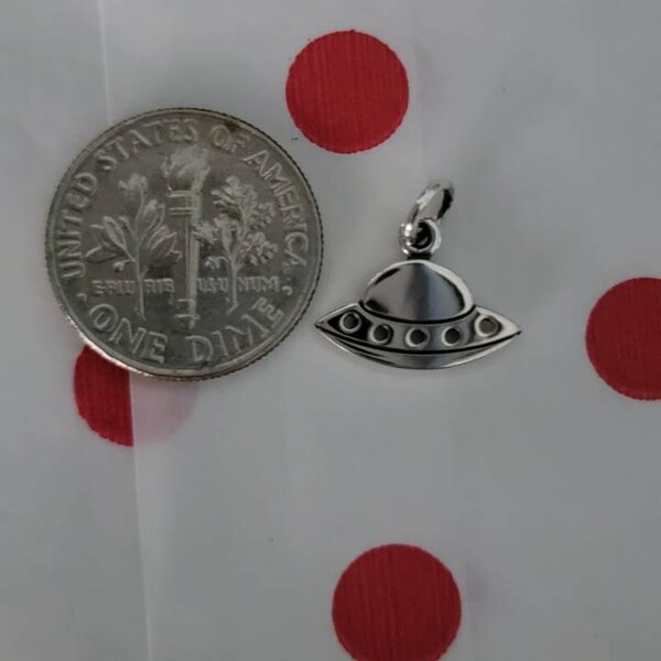 Ciondolo alieno UFO in argento, ciondolo astronave Ciondolo alieno UFO in argento, ciondolo astronave
