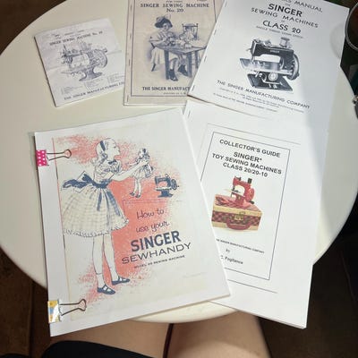 Singer Featherweight 221 Sewing Machine – Dealer Adjusters & Repair Manuals Set