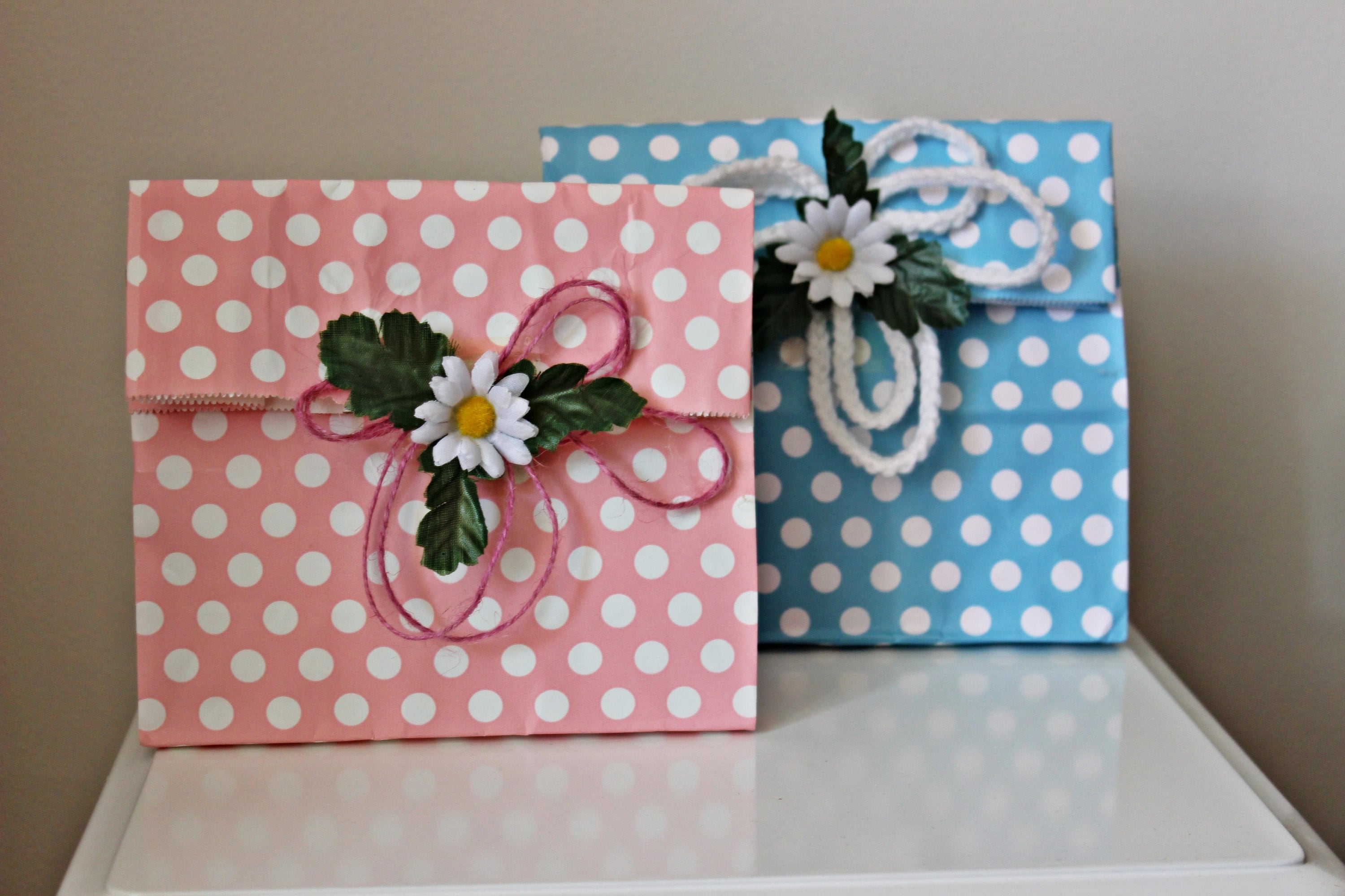 Bell Crochet Scarf- Flower Lariat Necklace Scarf- Ladybug Scarf- Jewelry Scarf-Blue Bell And White Daisy Scarf-christmas Gift -Jewellery Soldes Boutique