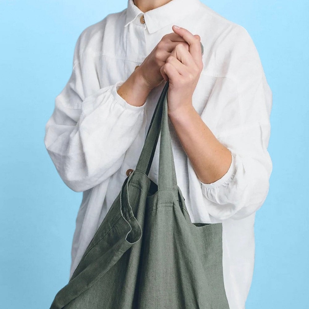 Laid-back, beachy necessities for your seaside enthusiast